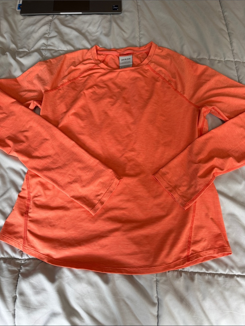 prAna Coral Heather Performance Top M | Thumbholes Running Hiking Activewear - Picture 3 of 6
